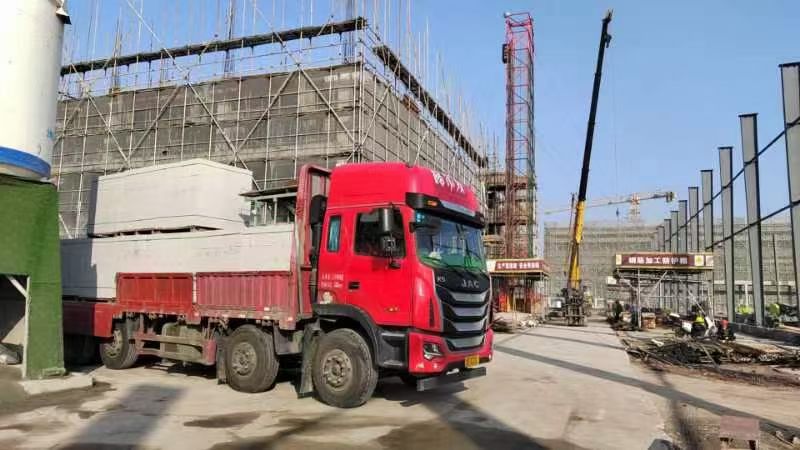 项目工程报道：杭州湾新区钢结构厂房外墙加气块施工纪实-图片1